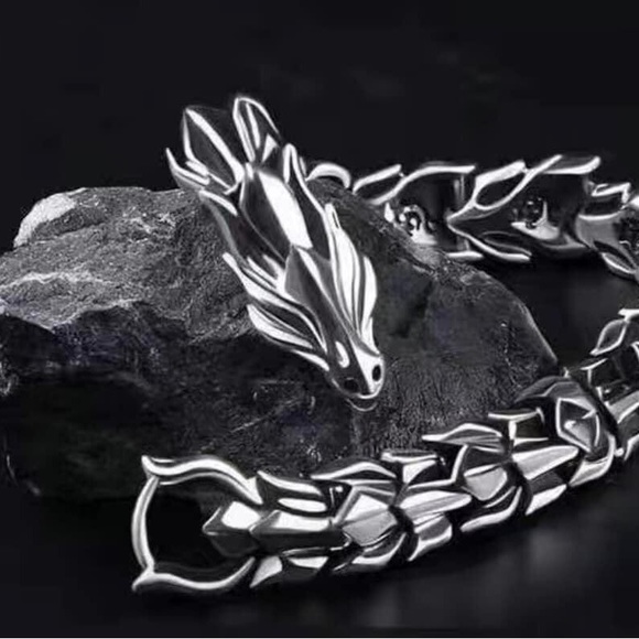 Jewelry different kinds different prices - Picture 10 of 15